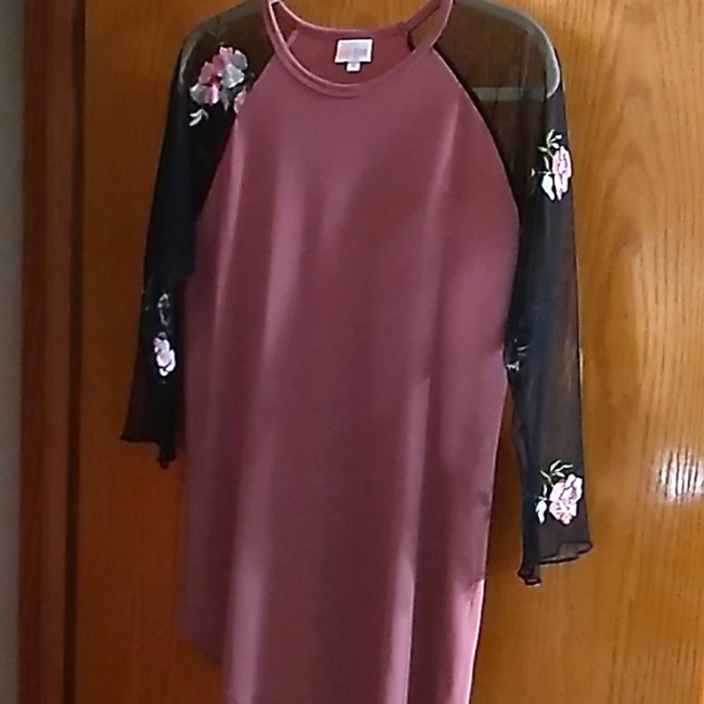 LuLaRoe Randy w/ sheer sleeves
